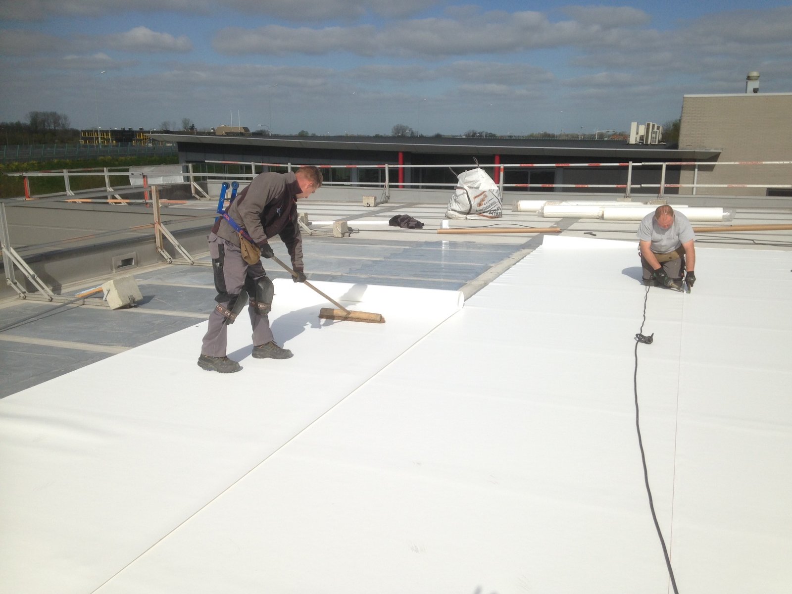 عوازل أسطح وعزل مائي وحراري بالدمام والخبر | مقاول ترميم منازل الشرقية